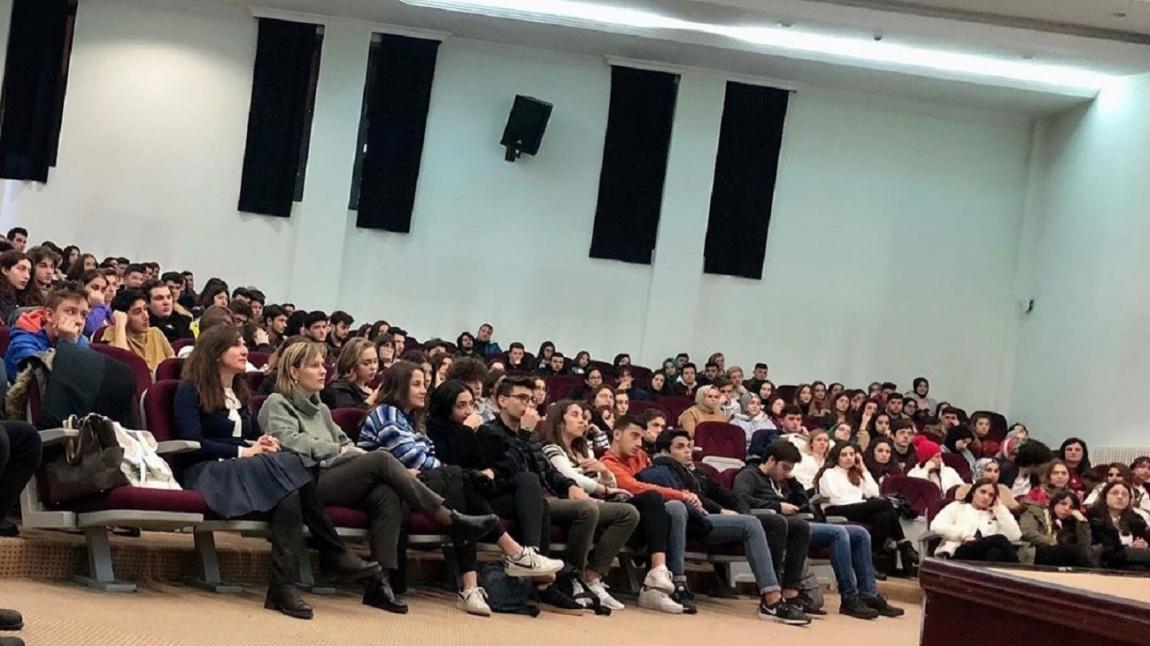12.sınıf  öğrencilerimiz rehber öğretmenimiz Dilek ONBAŞI eşliğinde Maltepe Üniversitesini ziyaret ederek bölümler hakkında bilgi aldılar.
